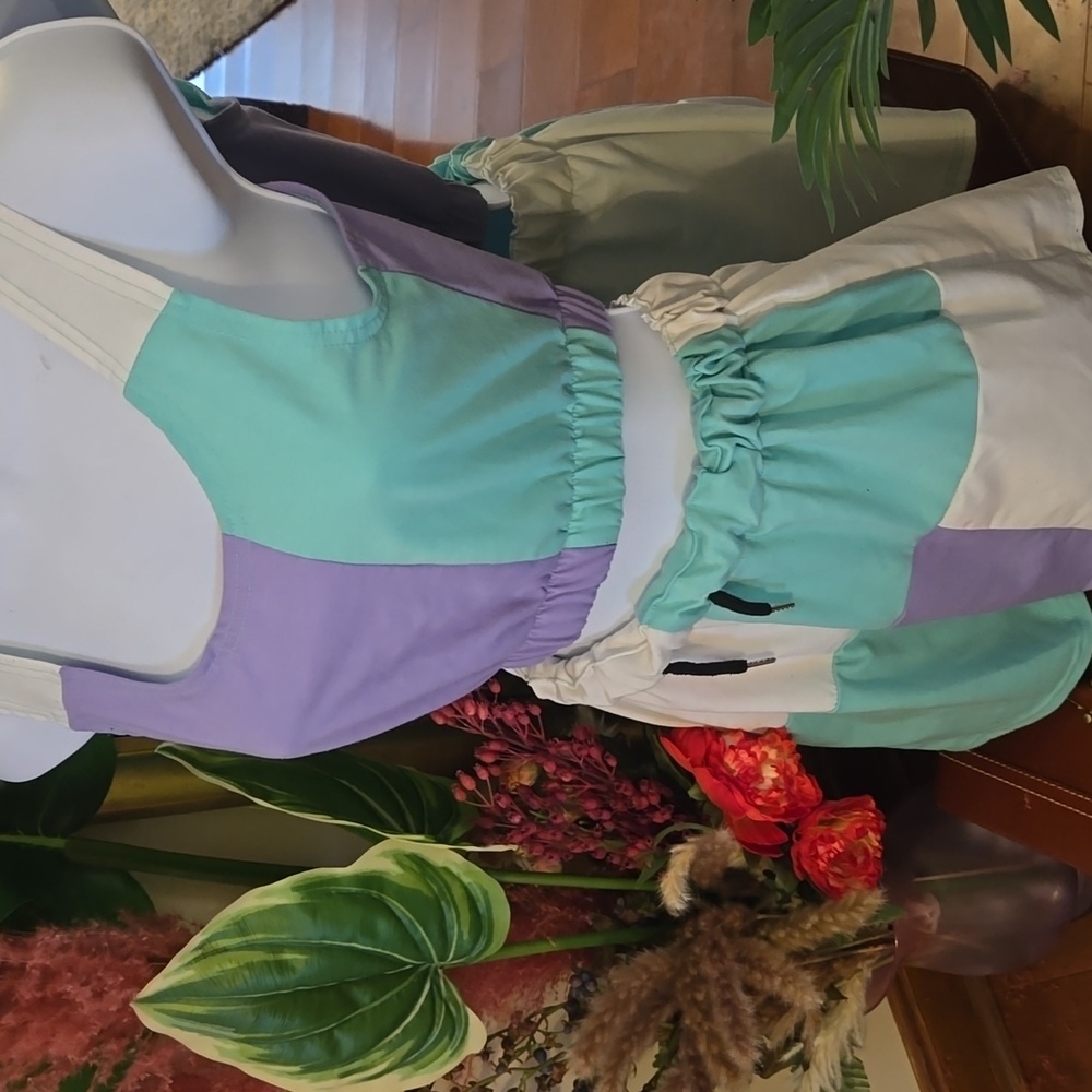 SHEIN 2 PC Matching Crop Top and Shorts Set - Picture 2 of 8